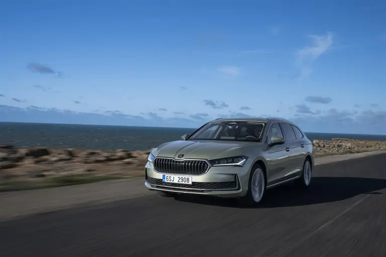 Skoda Superb Wagon 2024 - 22