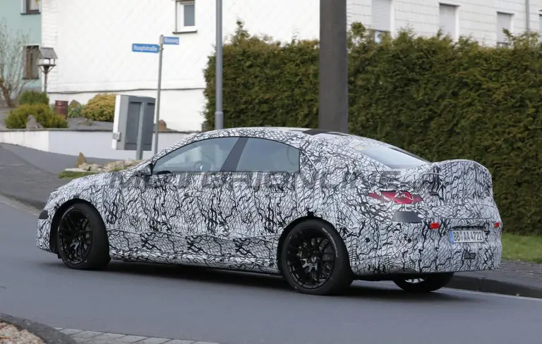 Mercedes-AMG CLA elettrica - Foto spia 26-03-2024 - 12