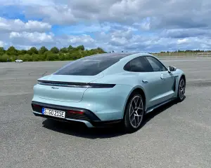 Porsche Taycan 2024 - Primo contatto