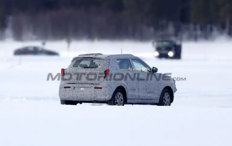 Mahindra XUV 400 2024 - Foto spia 29-03-2024 - 7