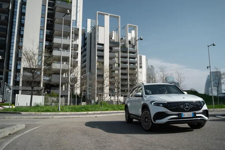 Mercedes GLB e EQB 2024 - 64
