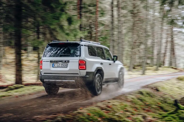 Toyota Land Cruiser 2024 - Foto ufficiali - 12