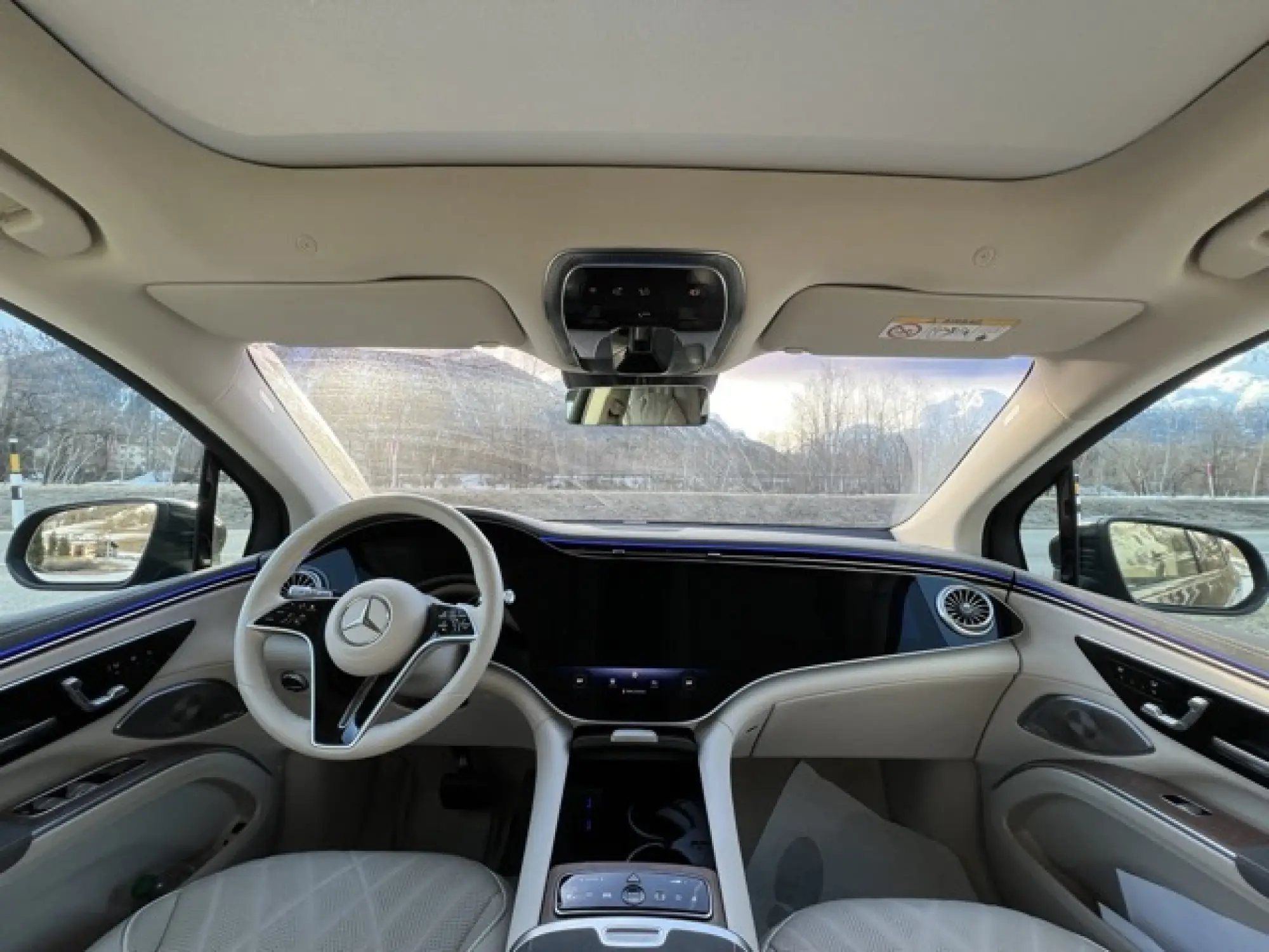 Mercedes EQS - 12