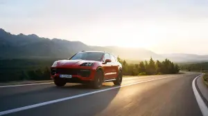 Porsche Cayenne GTS 2024 - 11