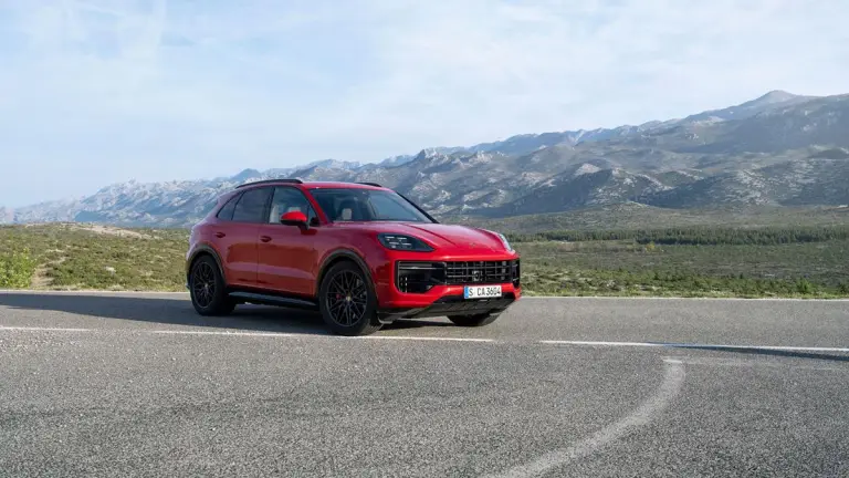 Porsche Cayenne GTS 2024 - 23