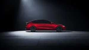 Nuova Tesla Model 3 Performance