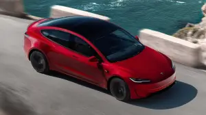Nuova Tesla Model 3 Performance - 11