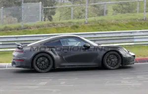 Porsche 911 - Gamma 2025 - Foto spia 26-04-2024