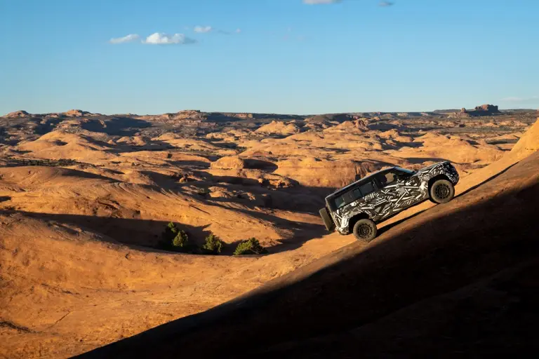 Land Rover Defender OCTA - Test - 1