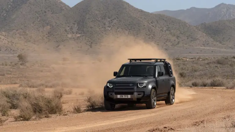 Land Rover Defender 2024 - 13
