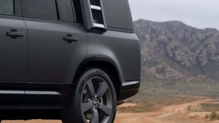 Land Rover Defender 2024 - 11