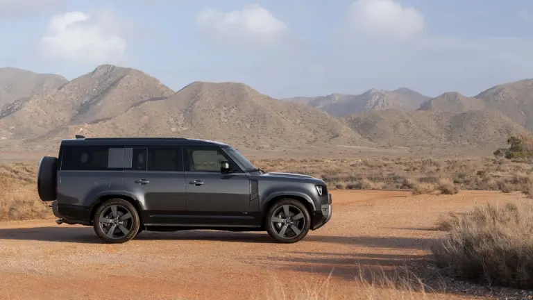Land Rover Defender 2024 - 23