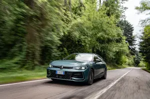 Volkswagen Tiguan 2024 e Passat 2024 - Prime impressioni