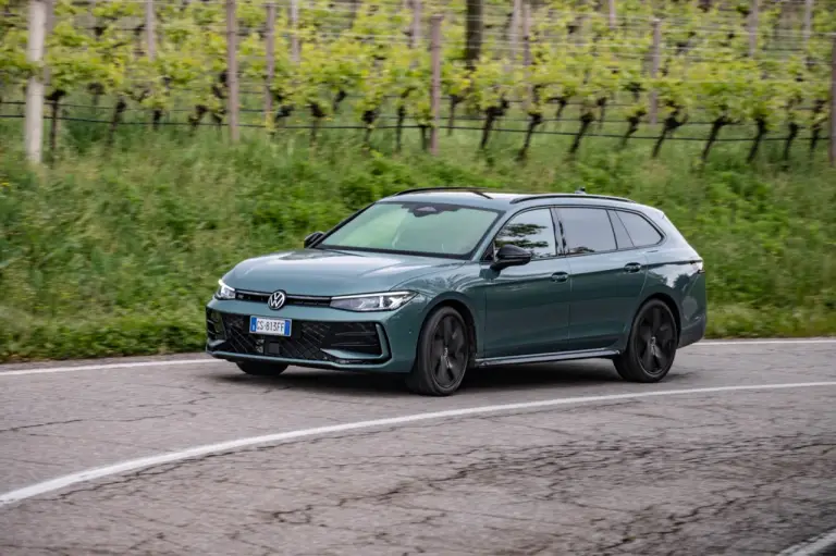 Volkswagen Tiguan 2024 e Passat 2024 - Prime impressioni - 15