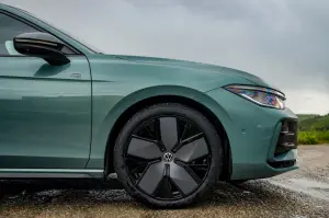 Volkswagen Tiguan 2024 e Passat 2024 - Prime impressioni