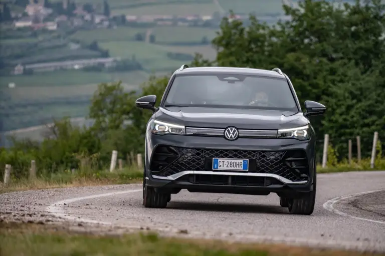 Volkswagen Tiguan 2024 e Passat 2024 - Prime impressioni - 70
