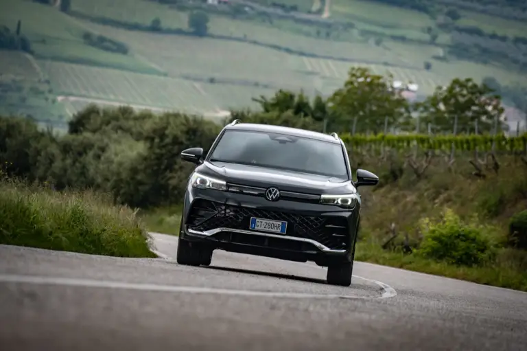 Volkswagen Tiguan 2024 e Passat 2024 - Prime impressioni - 73