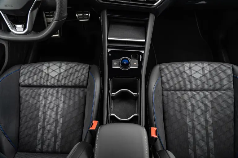 Volkswagen Tiguan 2024 e Passat 2024 - Prime impressioni - 86