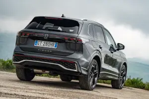Volkswagen Tiguan 2024 e Passat 2024 - Prime impressioni