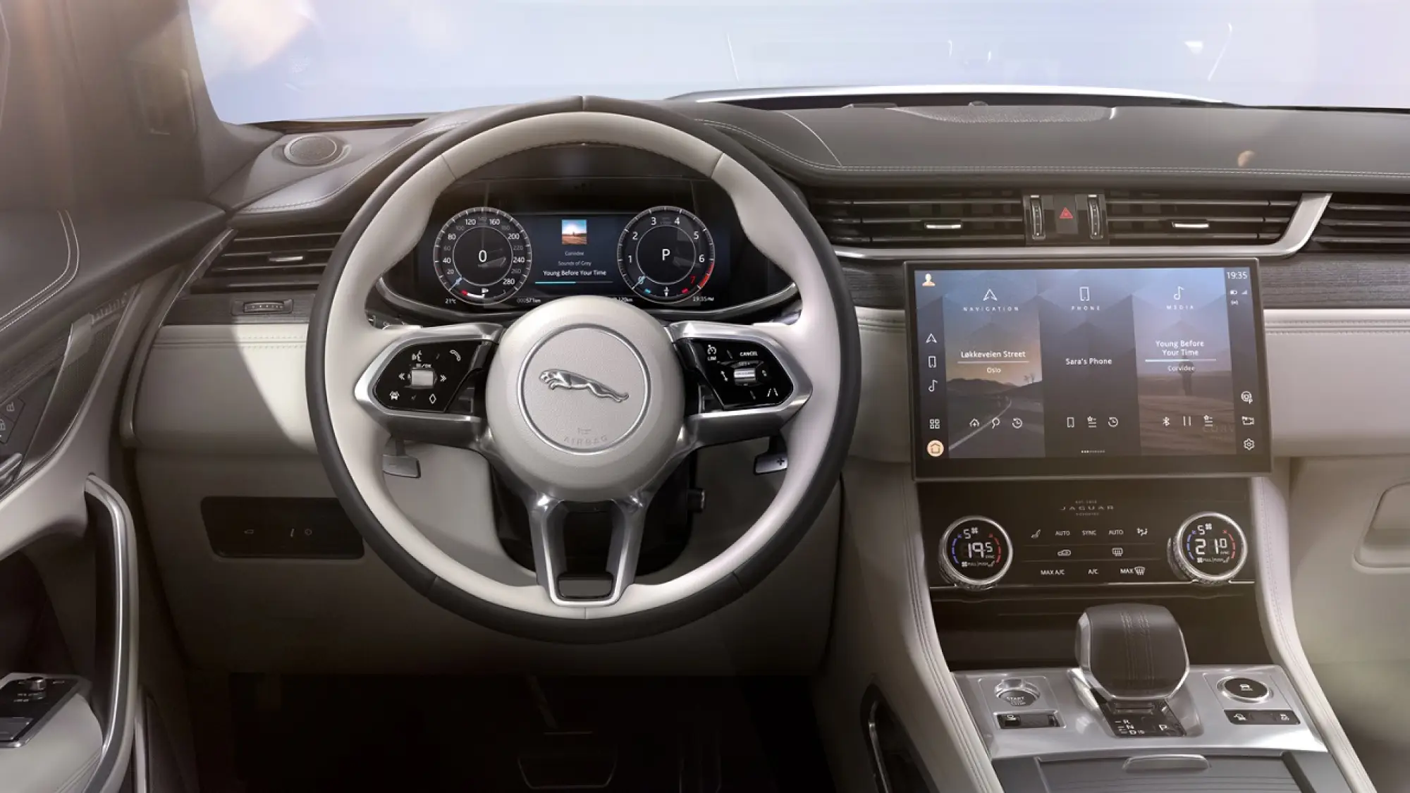 Jaguar F-Pace 90th Anniversary Edition - 5