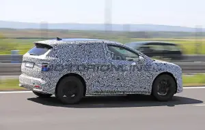 Skoda Elroq - Foto spia 16-05-2024 - 18