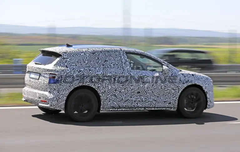 Skoda Elroq - Foto spia 16-05-2024 - 18