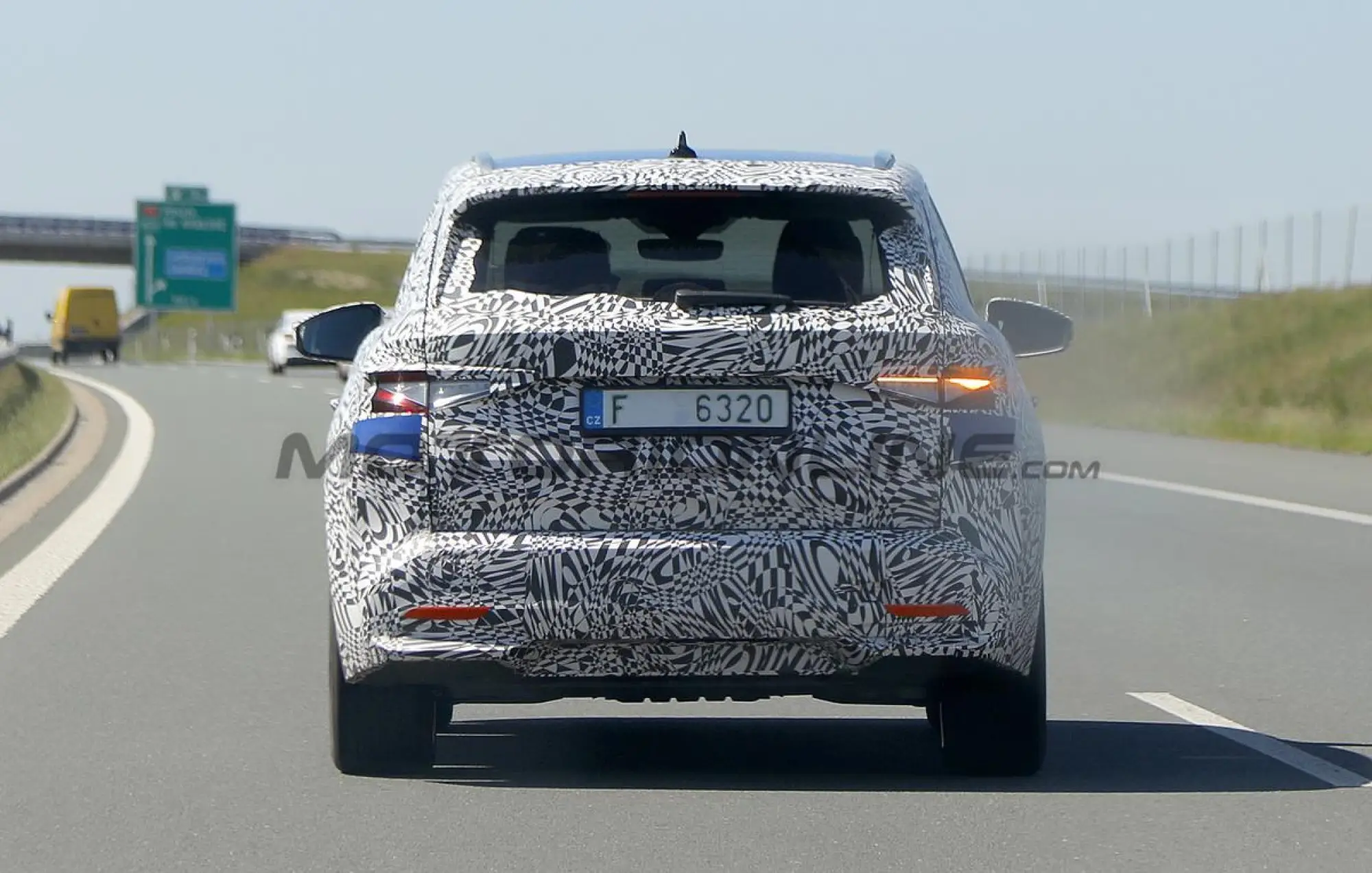 Skoda Elroq - Foto spia 16-05-2024 - 17