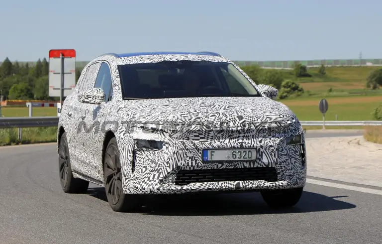 Skoda Elroq - Foto spia 16-05-2024 - 1