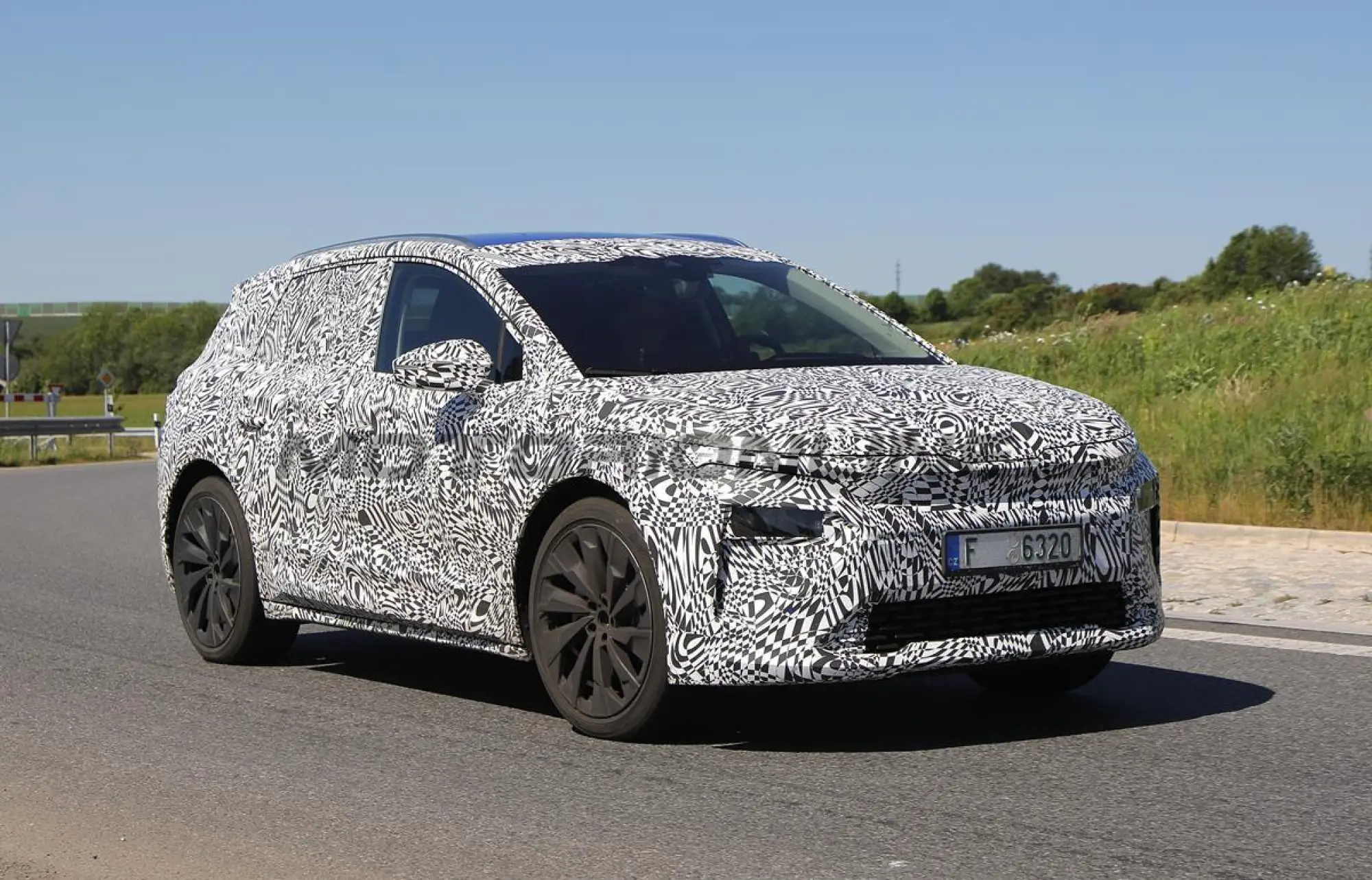 Skoda Elroq - Foto spia 16-05-2024 - 3