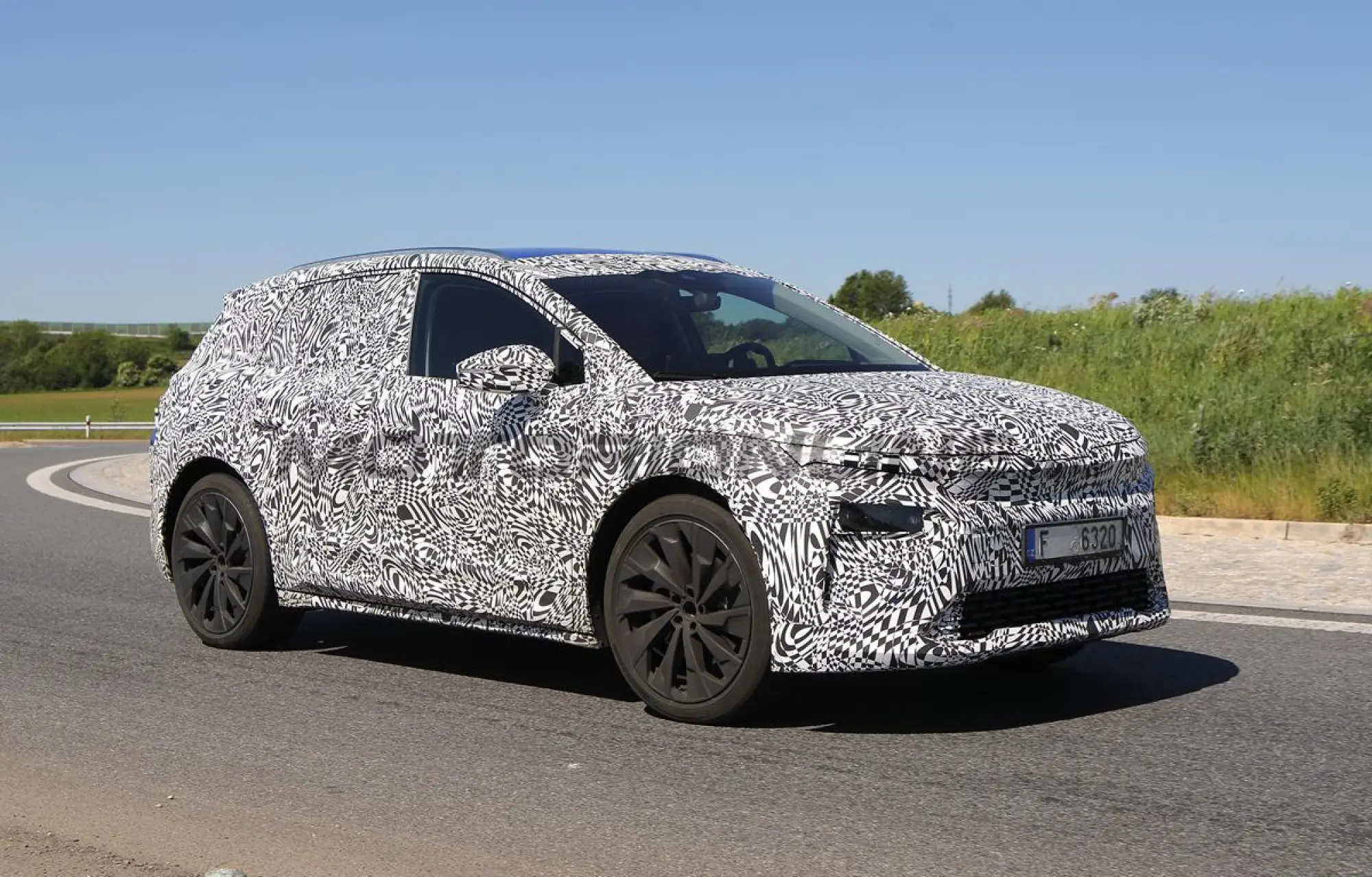 Skoda Elroq - Foto spia 16-05-2024 - 5