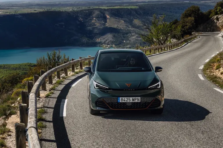 Cupra Born VZ - Foto dinamiche - 1