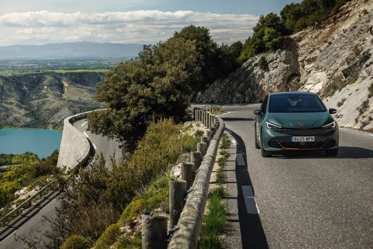 Cupra Born VZ - Foto dinamiche - 13