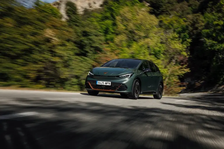 Cupra Born VZ - Foto dinamiche - 18