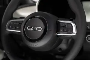 Fiat 600 Hybrid - 112