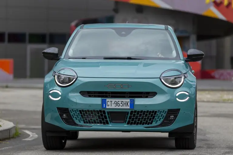 Fiat 600 Hybrid - 60