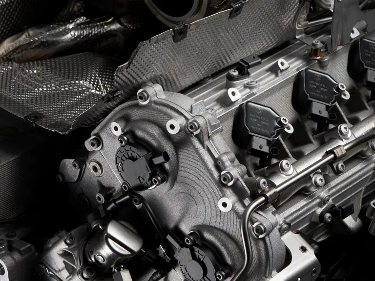 Lamborghini Twin-Turbo V8 - 10