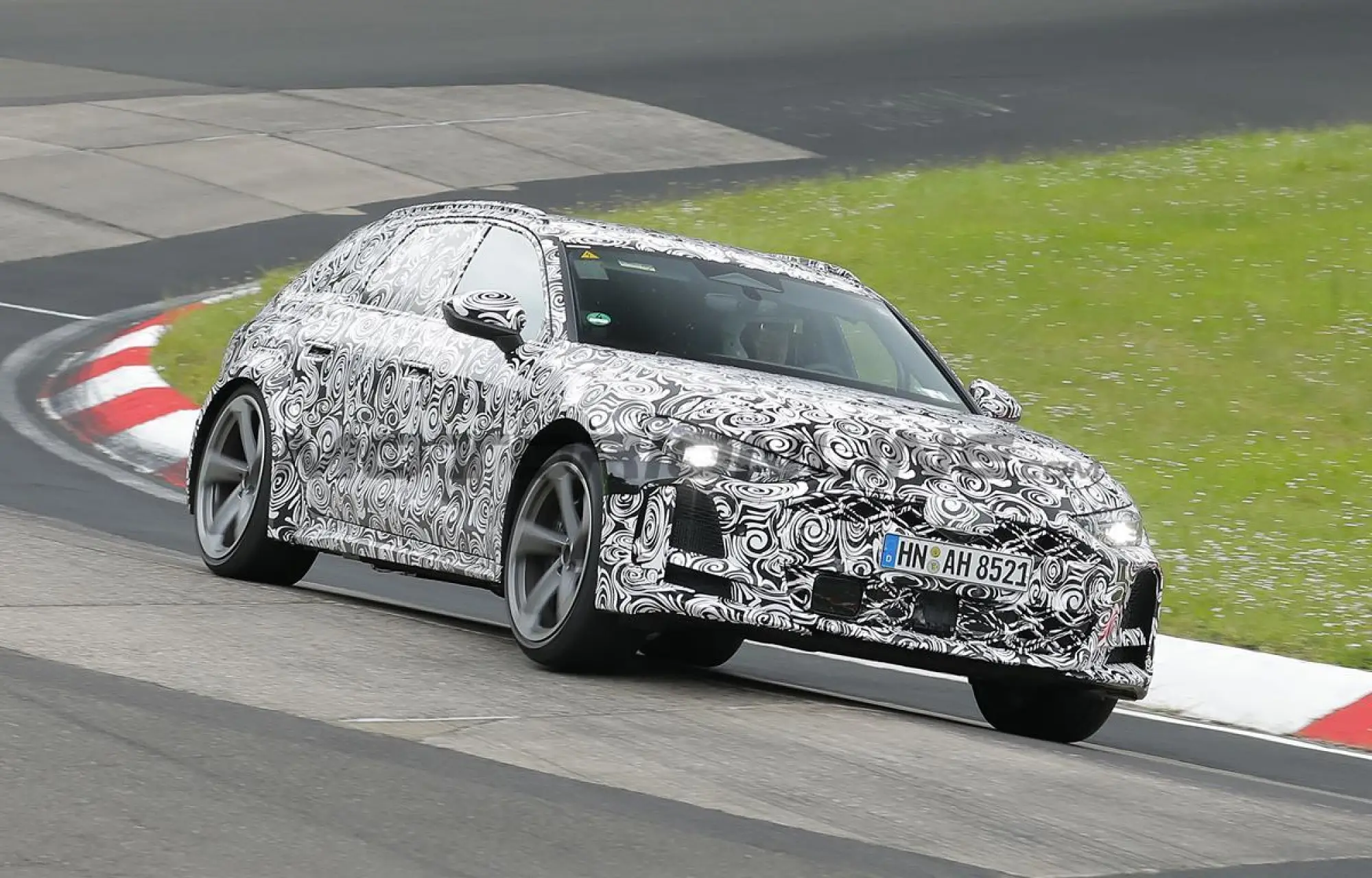 Audi RS5 2025 - Foto spia 23-05-2024 - 1