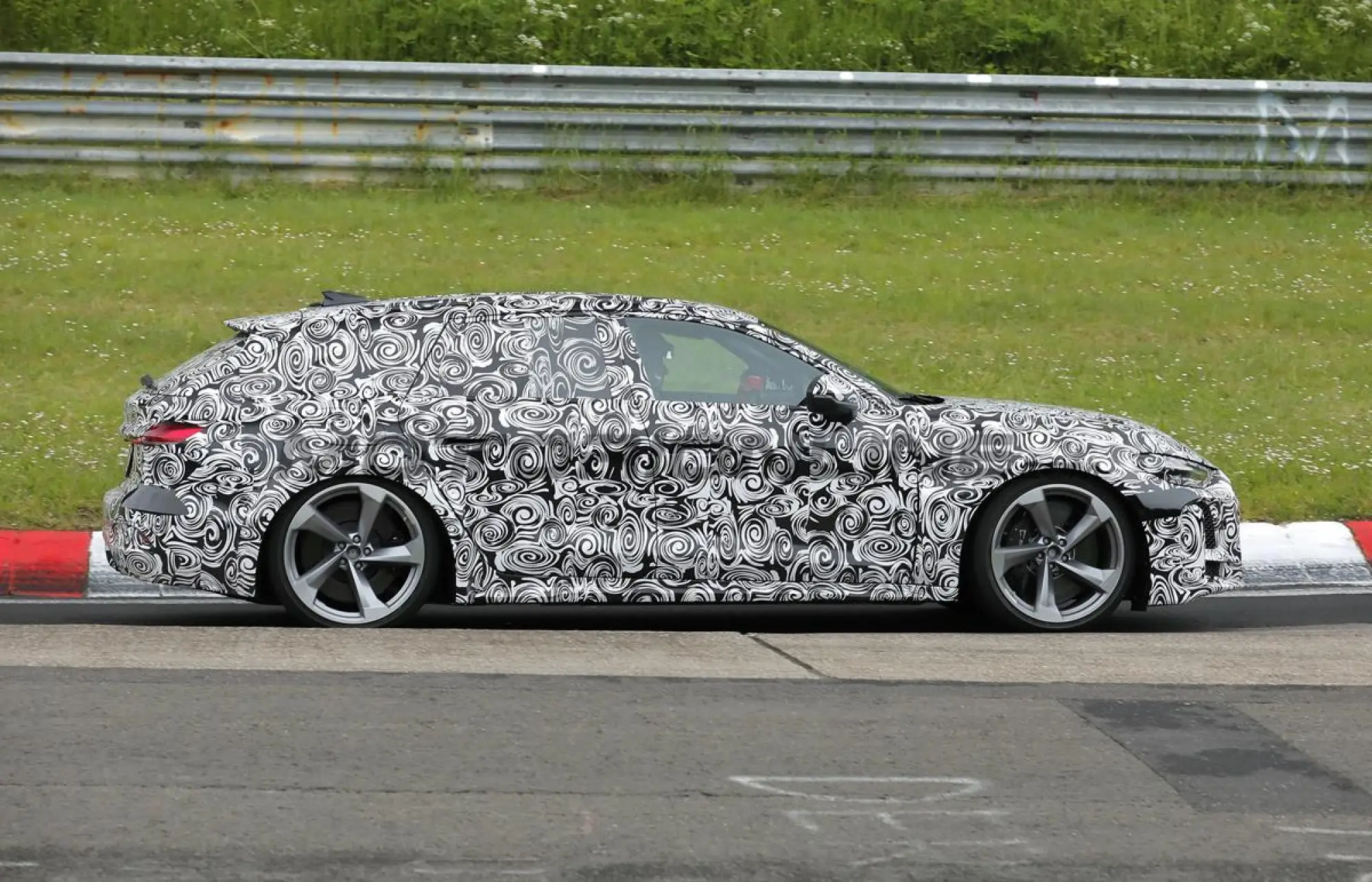 Audi RS5 2025 - Foto spia 23-05-2024 - 4