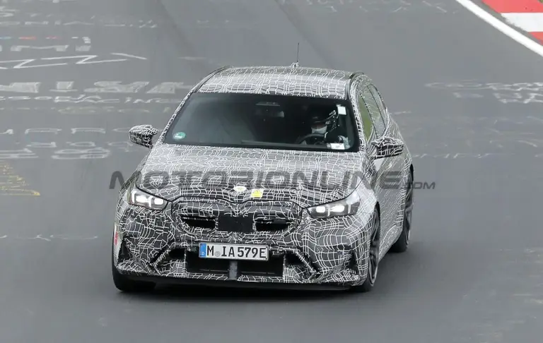 BMW M5 2025 - Foto spia 23-05-2024 - 6