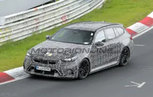BMW M5 2025 - Foto spia 23-05-2024 - 8