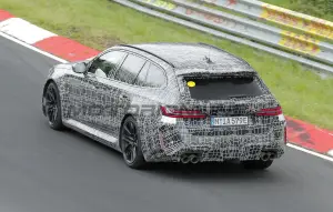 BMW M5 2025 - Foto spia 23-05-2024 - 17