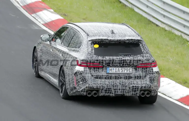 BMW M5 2025 - Foto spia 23-05-2024 - 14