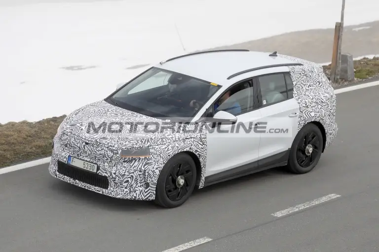 Skoda Enyaq facelift - Foto spia 27-5-2024 - 11