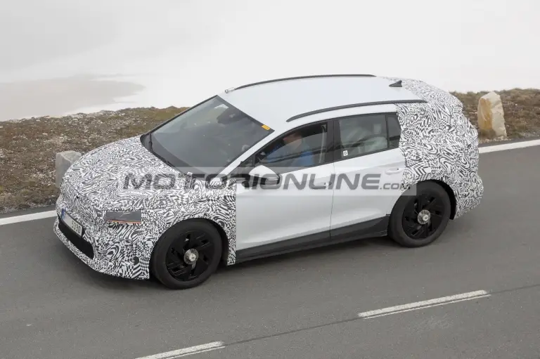 Skoda Enyaq facelift - Foto spia 27-5-2024 - 13