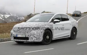 Skoda Enyaq Coupe 2025 - Foto spia 27-05-2024 - 7