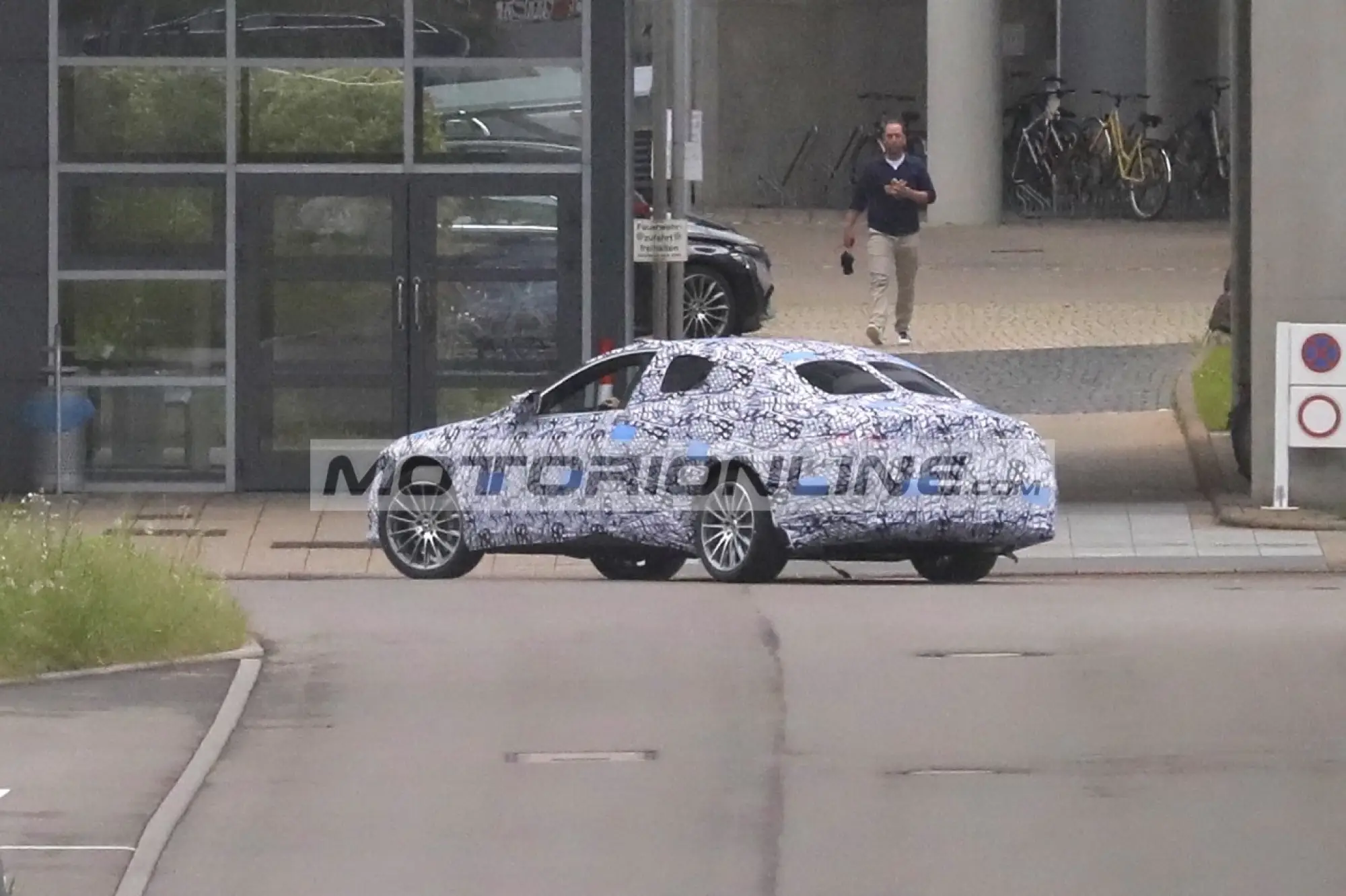 Mercedes Classe S - Foto spia 28-5-2024 - 4