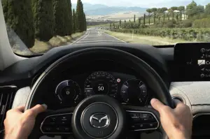 Mazda CX-80 2024 - Foto ufficiali - 17
