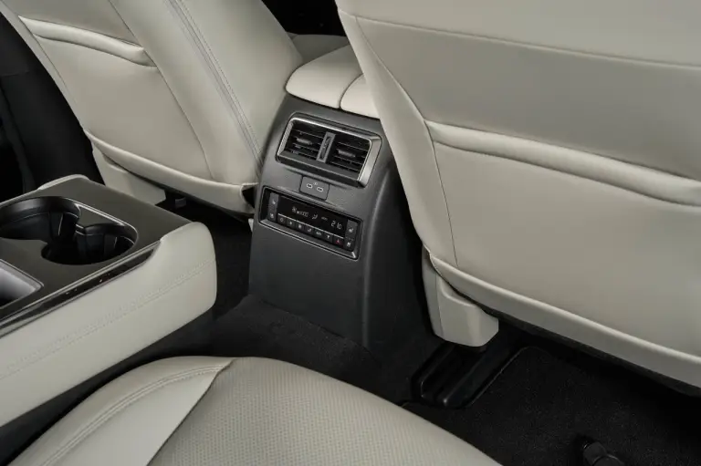 Mazda CX-80 2024 - Foto ufficiali - 62
