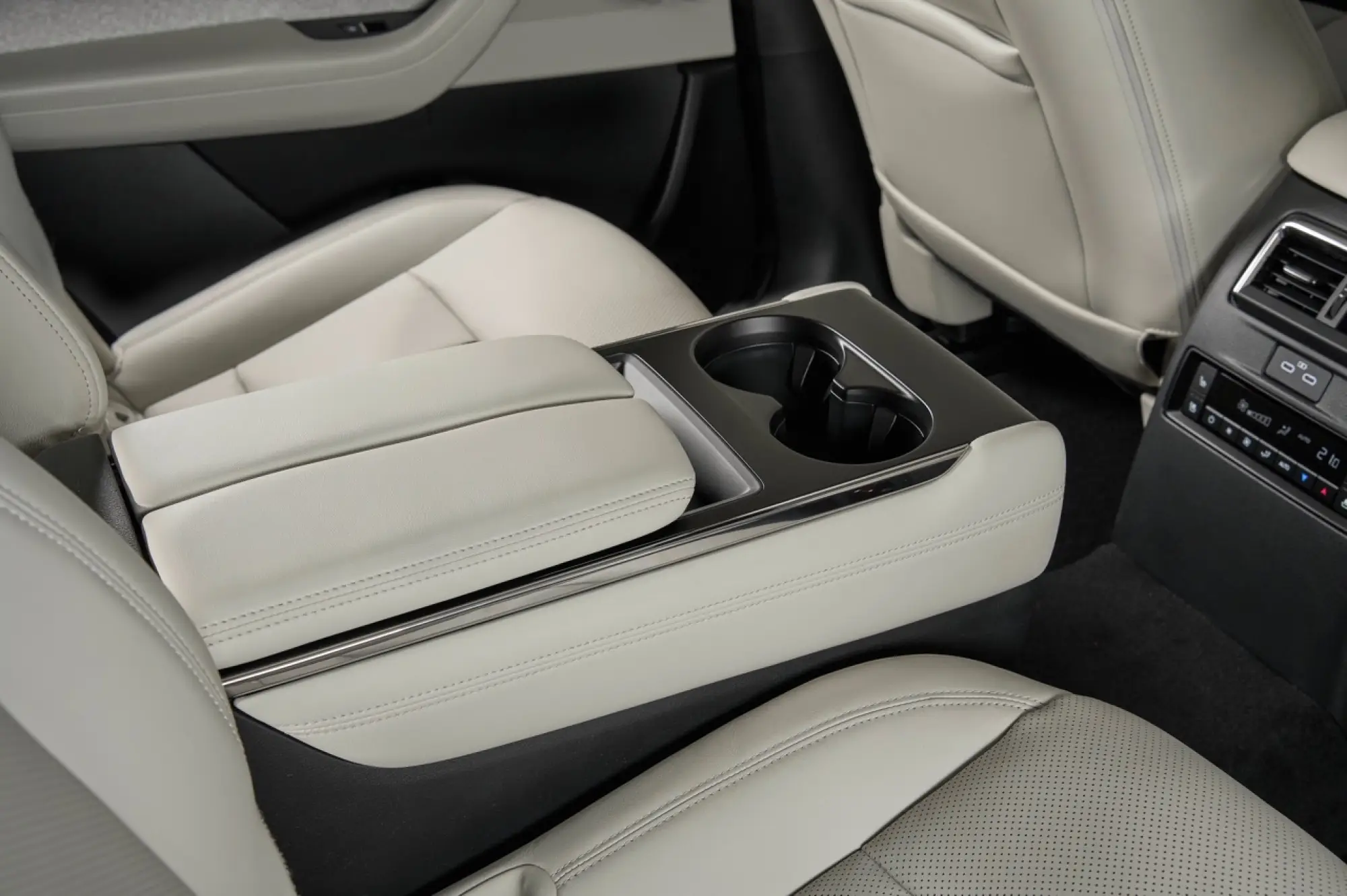 Mazda CX-80 2024 - Foto ufficiali - 72