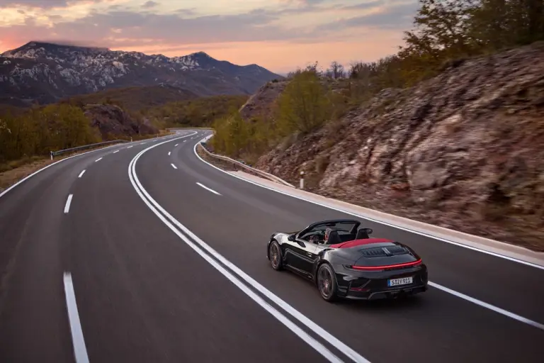 Porsche 911 2024 - Foto ufficiali - 21
